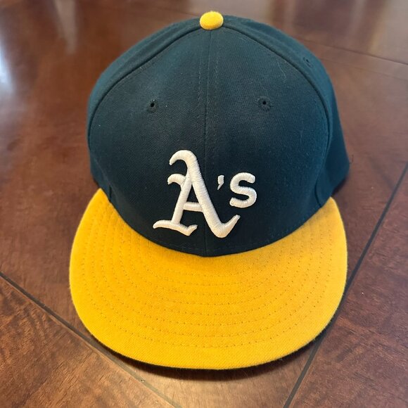 Oakland A's Game Used New Era Major League Baseball Cap 7 5/8th - Picture 1 of 3